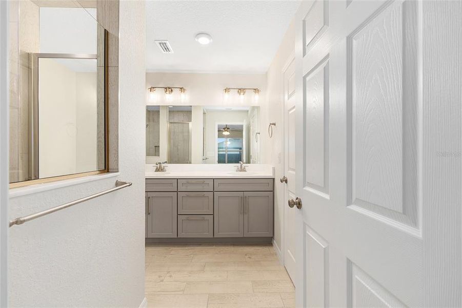 Furnished interior view inside a new home in , Belleview (Image 6).