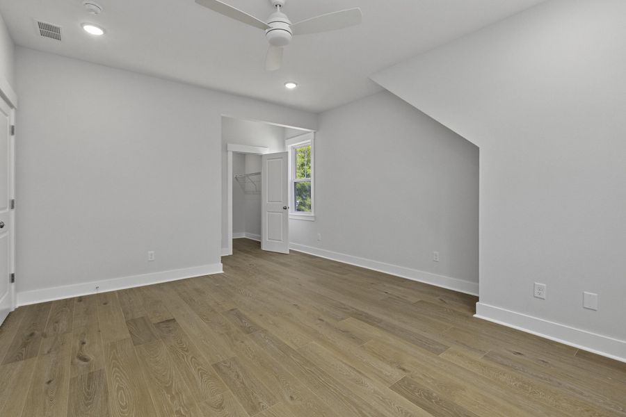 Spacious, unfurnished interior of a new home in , Mount Pleasant (Image 22).