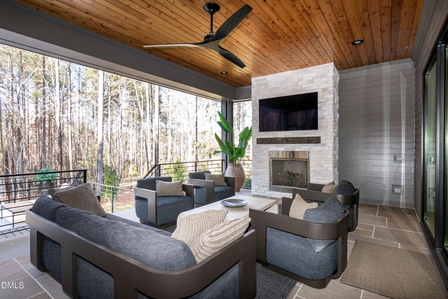 RJP_X_6895 RJP_X_6895