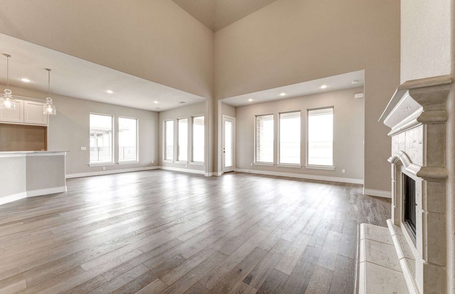 Spacious, unfurnished interior of a new home in Bridgeland 60′, Cypress (Image 28).