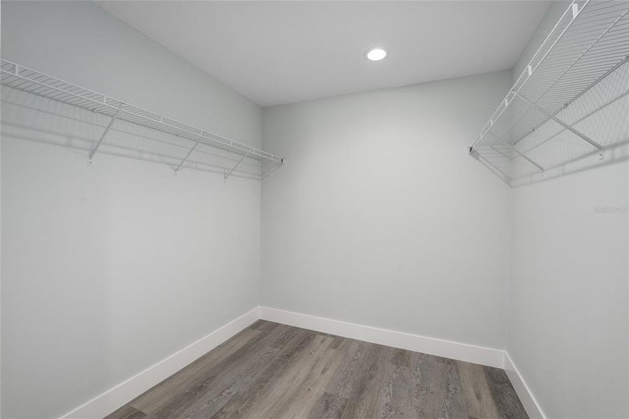 Spacious, unfurnished interior of a new home in , Dunnellon (Image 22).