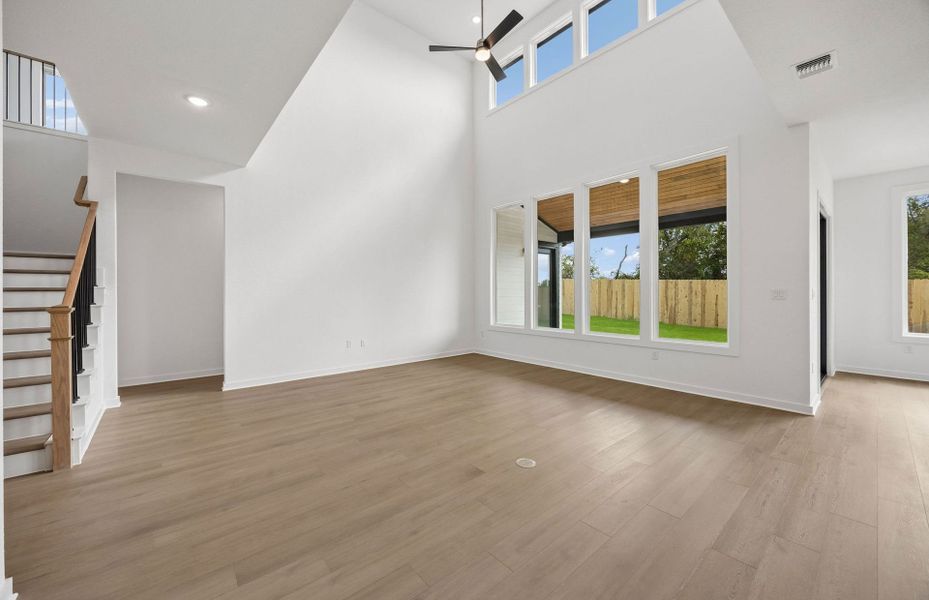 Spacious, unfurnished interior of a new home in Kuempel Farms, Pflugerville (Image 24).