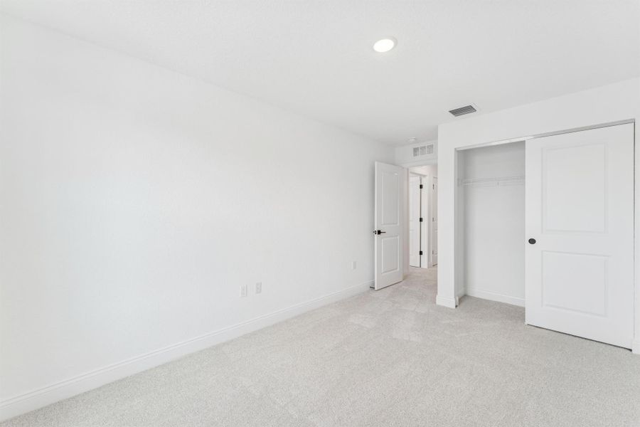Spacious, unfurnished interior of a new home in Salerno Reserve Townhomes, Stuart (Image 19).