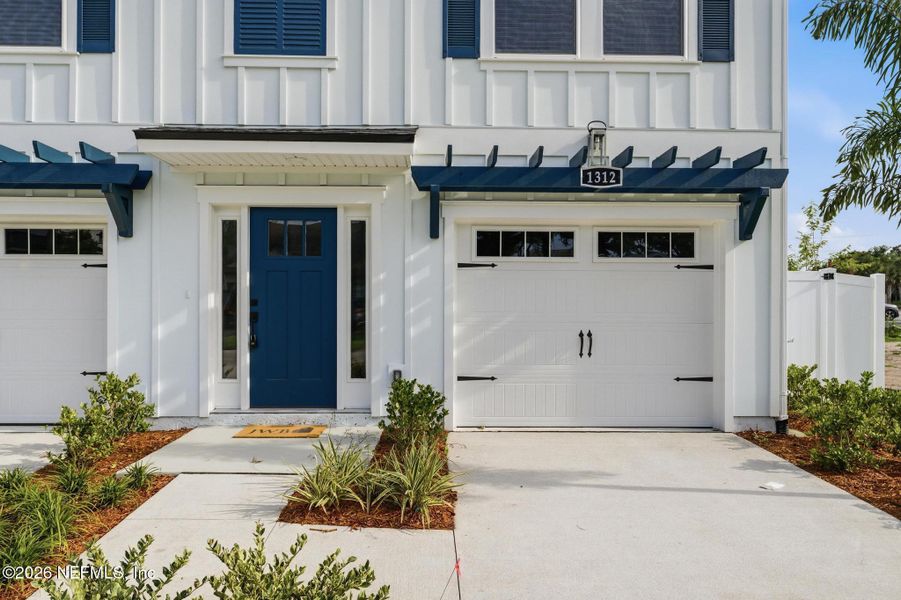 Exterior details and patio area of a home in , Jacksonville Beach (Image 4).