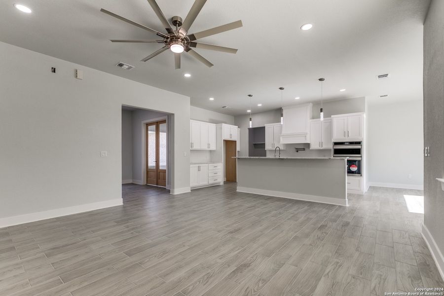 Spacious, unfurnished interior of a new home in , Poteet (Image 21). Spacious, unfurnished interior of a new home in , Poteet (Image 21).