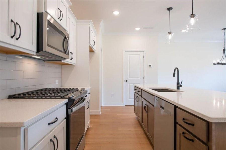 Furnished interior view inside a new home in Cherokee Township, Acworth (Image 6).