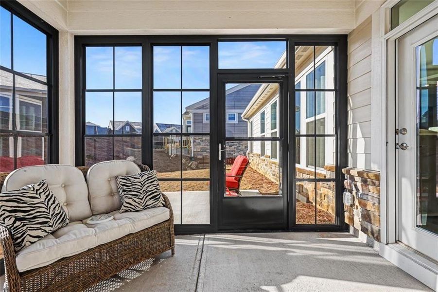Exterior details and patio area of a home in Laurel Farms, Dallas (Image 22).