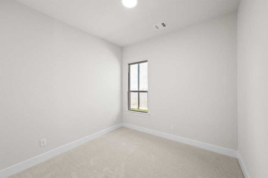 Spacious, unfurnished interior of a new home in The Retreat, Waxahachie (Image 39). Spacious, unfurnished interior of a new home in The Retreat, Waxahachie (Image 39).