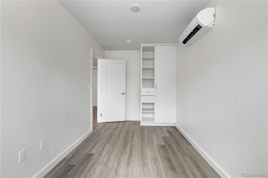 Spacious, unfurnished interior of a new home in , Aurora (Image 20).