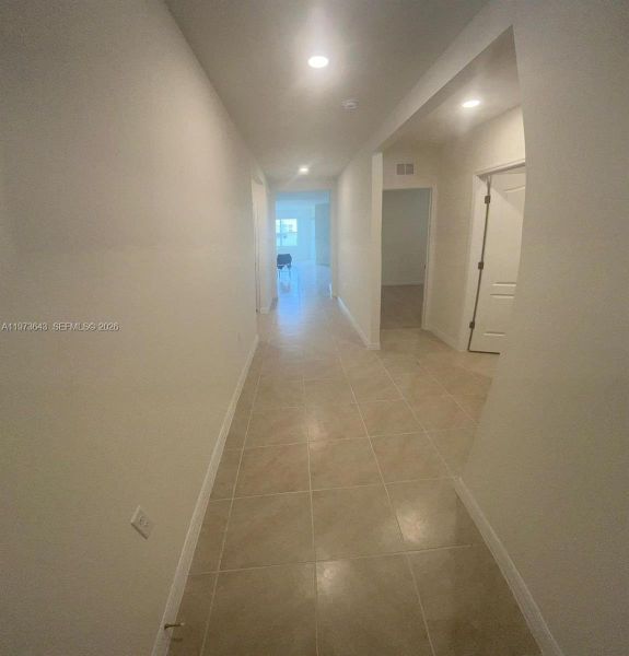Spacious, unfurnished interior of a new home in , Bartow (Image 7). Spacious, unfurnished interior of a new home in , Bartow (Image 7).