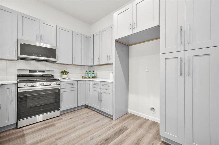 Furnished interior view inside a new home in , Atlanta (Image 27). Furnished interior view inside a new home in , Atlanta (Image 27).