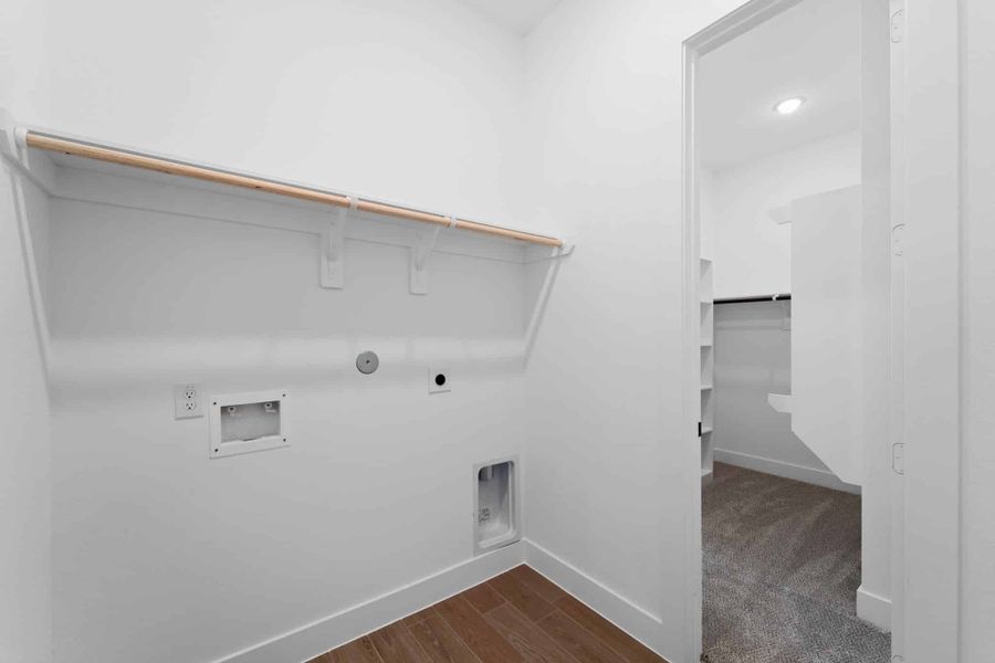 Spacious, unfurnished interior of a new home in Brookewater, Rosenberg (Image 22).