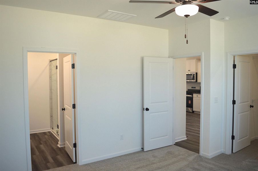 Spacious, unfurnished interior of a new home in Bickley Station, Irmo (Image 20).