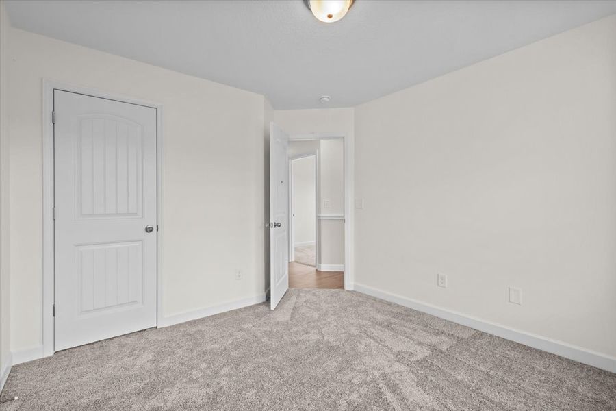 Representative unfurnished interior of a home built from the Drayton by Enchanted Homes in Lonesome Dove, San Antonio (Image 19).
