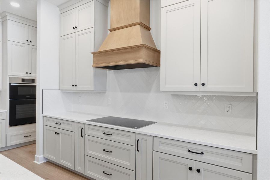 Representative furnished interior of a home built from the Bayview by SeaGate Homes in Beachview Cove, Ormond Beach (Image 17).