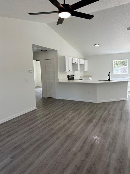 Spacious, unfurnished interior of a new home in , Dunnellon (Image 17).