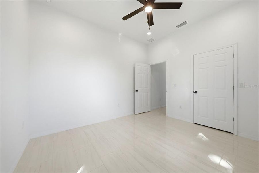 Spacious, unfurnished interior of a new home in , Eustis (Image 25).