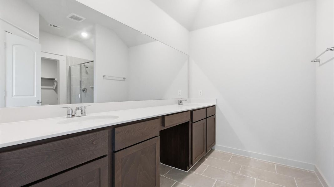 Furnished interior view inside a new home in Walden Pond, Forney (Image 28). Furnished interior view inside a new home in Walden Pond, Forney (Image 28).