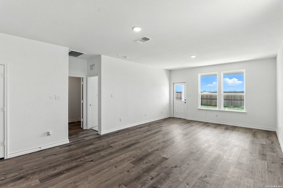 Spacious, unfurnished interior of a new home in , New Braunfels (Image 18).