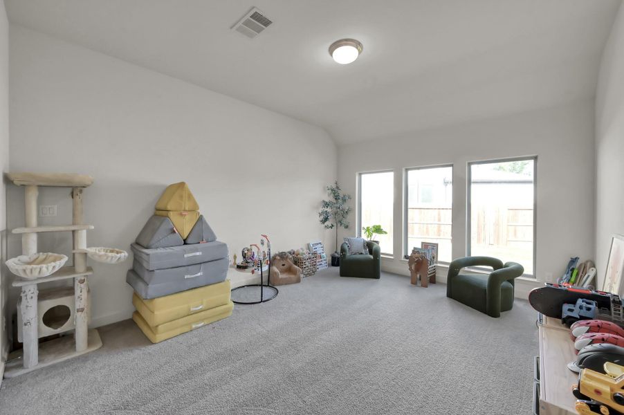 A great room for dedicated play or a fantastic home office! A great room for dedicated play or a fantastic home office!