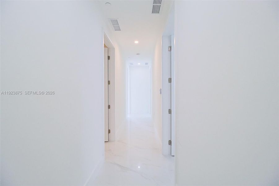 Spacious, unfurnished interior of a new home in , Miami (Image 58).