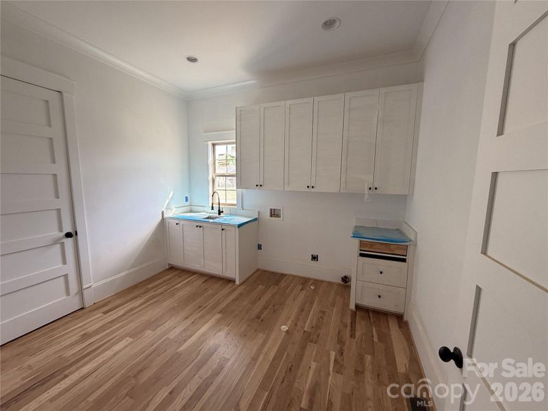 Image 6 of a home in .