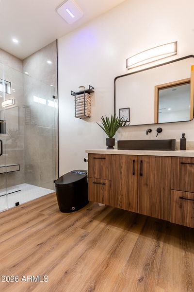 2536 E Indianola Ave-36