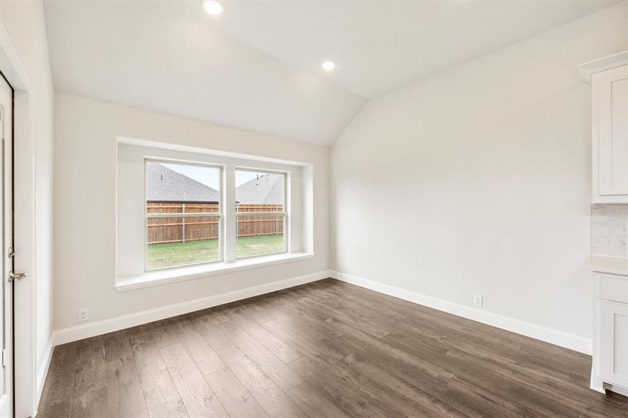 Spacious, unfurnished interior of a new home in Addison Hills, Cedar Hill (Image 29).