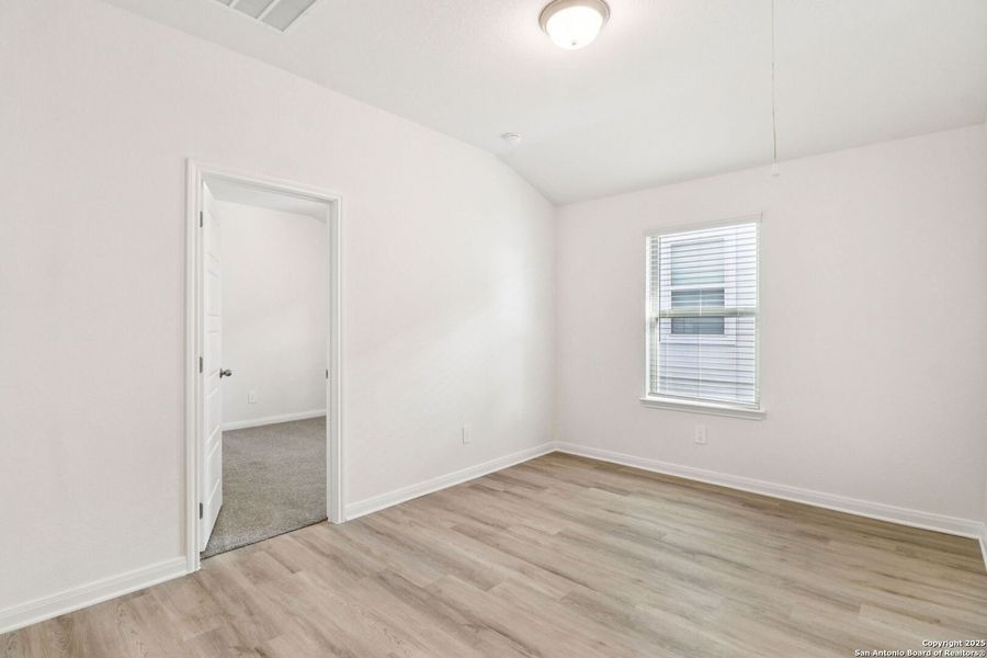 Spacious, unfurnished interior of a new home in Catalina, Converse (Image 32).