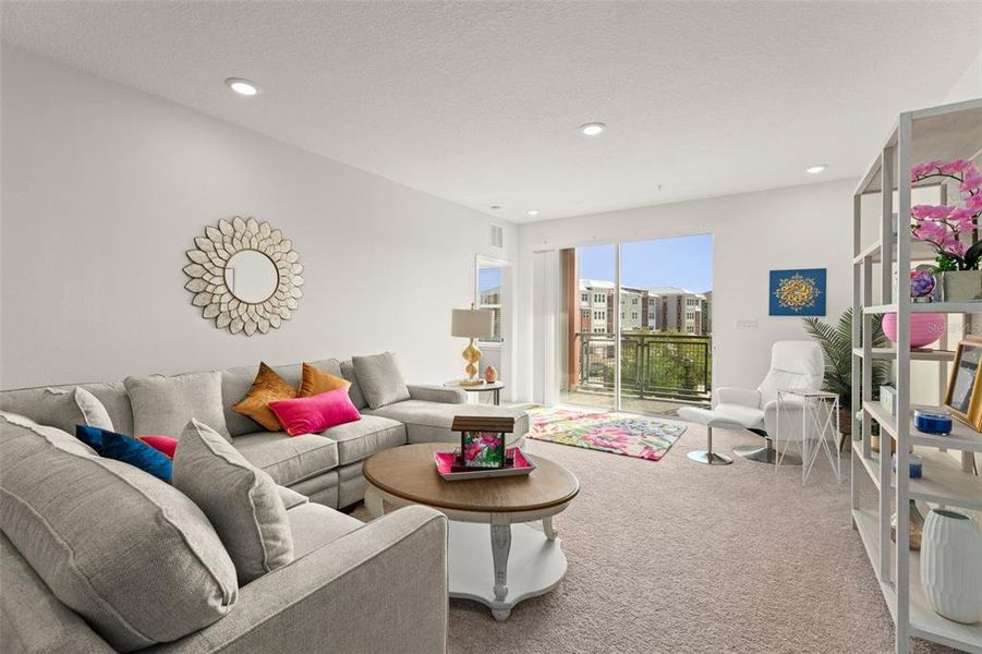 Furnished interior view inside a new home in , Orlando (Image 7).