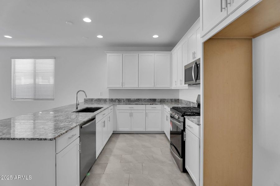 9-web-or-mls-Flower-9