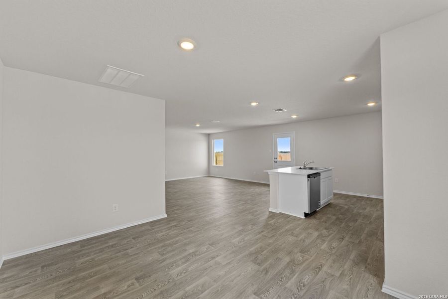 Spacious, unfurnished interior of a new home in Swenson Heights, Seguin (Image 17).