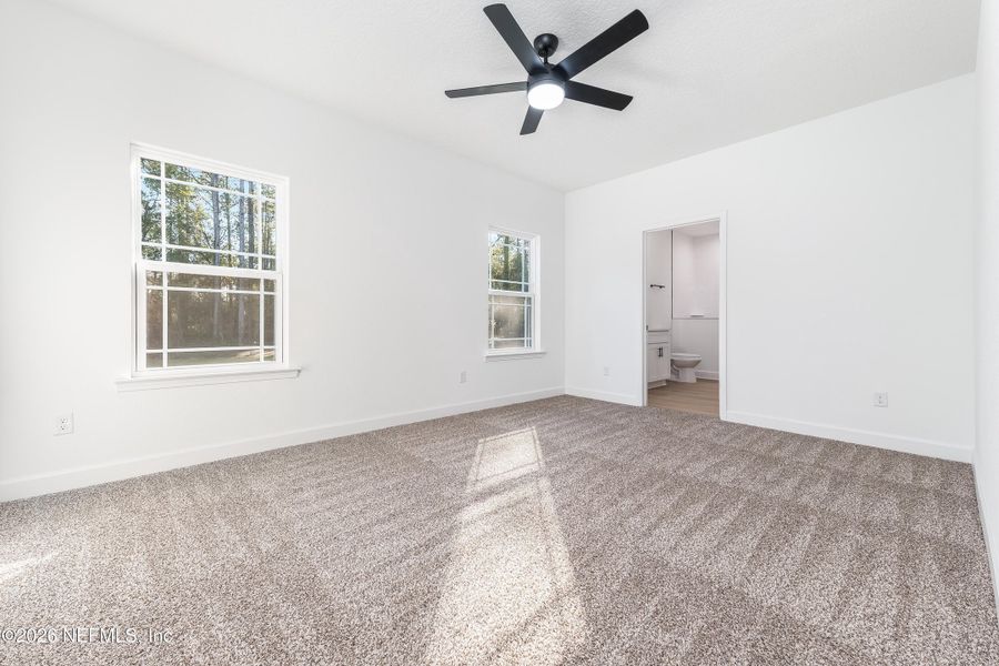 Spacious, unfurnished interior of a new home in , Keystone Heights (Image 9).