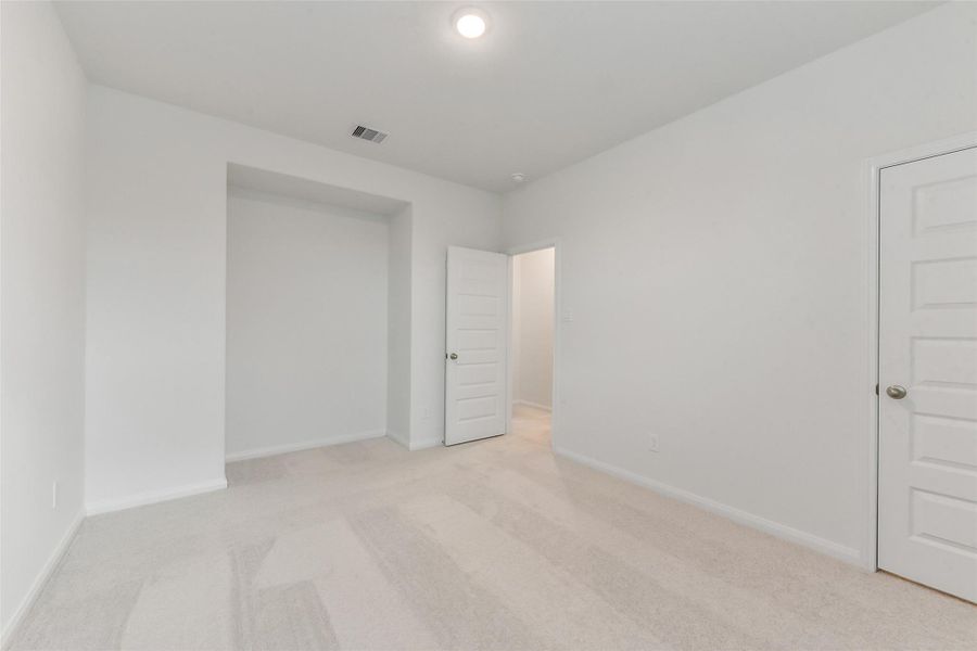 Spacious, unfurnished interior of a new home in Anderson Lakes, Houston (Image 20).