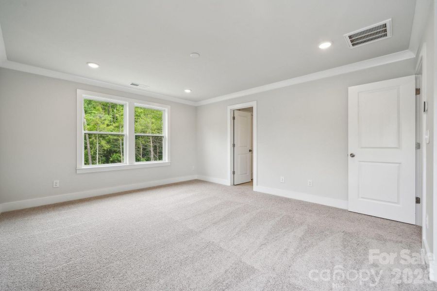 Spacious, unfurnished interior of a new home in Cannon Manor, Kannapolis (Image 17).