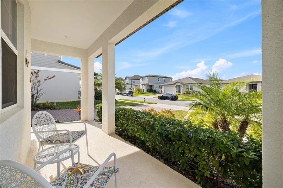 Exterior details and patio area of a home in , Minneola (Image 4).