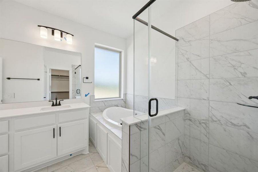 Furnished interior view inside a new home in Lakeway Estates, Waxahachie (Image 5).