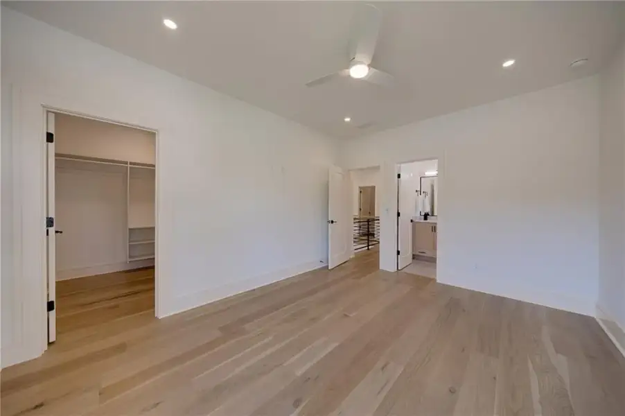 Spacious, unfurnished interior of a new home in , Sandy Springs (Image 76).