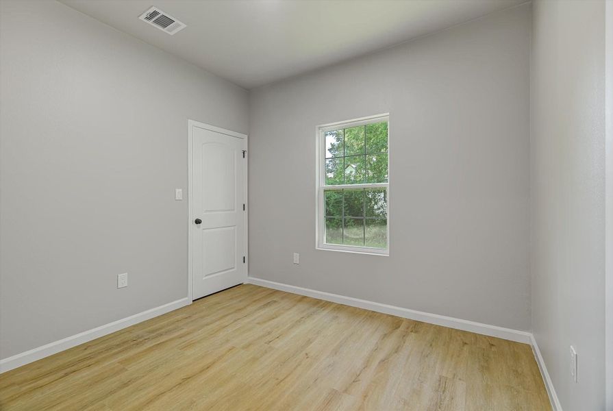 Spacious, unfurnished interior of a new home in , Beaumont (Image 15).