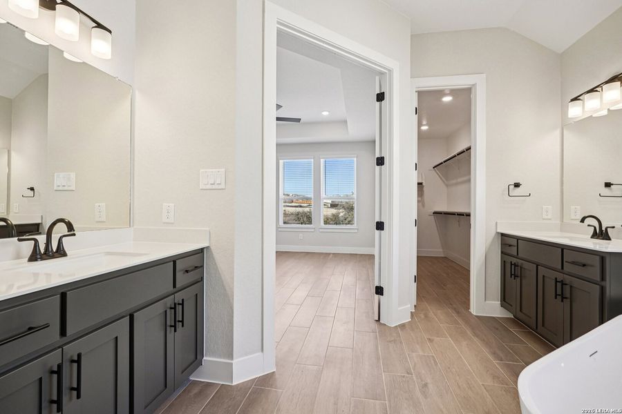 Furnished interior view inside a new home in Meyer Ranch, New Braunfels (Image 11).