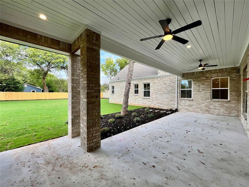 View of patio / terrace with ceiling fan