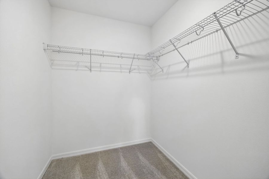 Spacious, unfurnished interior of a new home in Lake Lincoln, Eustis (Image 12).