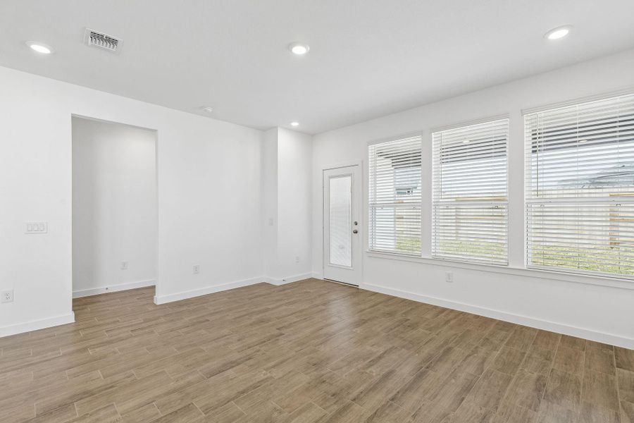 Spacious, unfurnished interior of a new home in Windcress, Cove (Image 16).