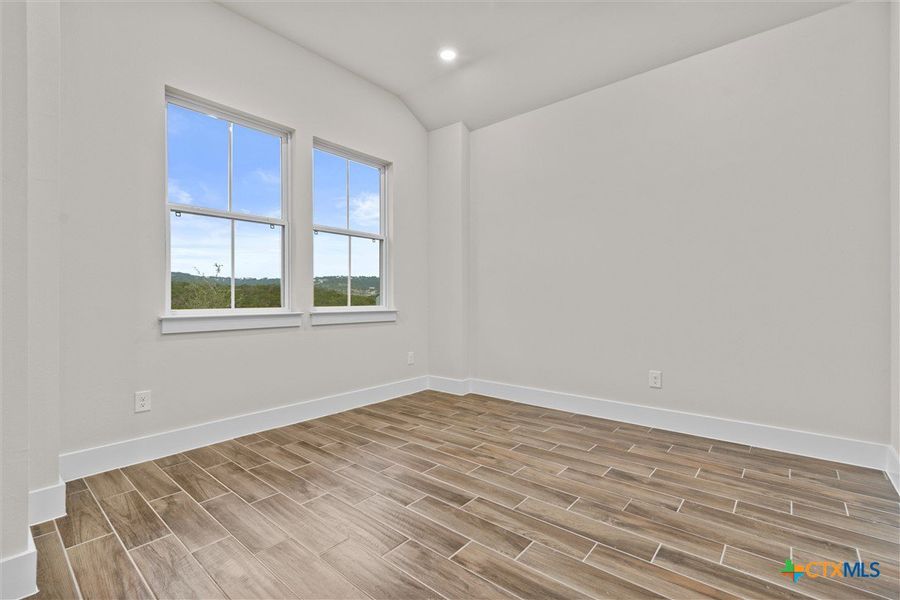 Spacious, unfurnished interior of a new home in Morningstar, Georgetown (Image 14).