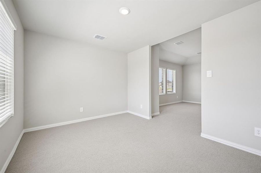 Spacious, unfurnished interior of a new home in Eastridge - Signature Series, McKinney (Image 22).