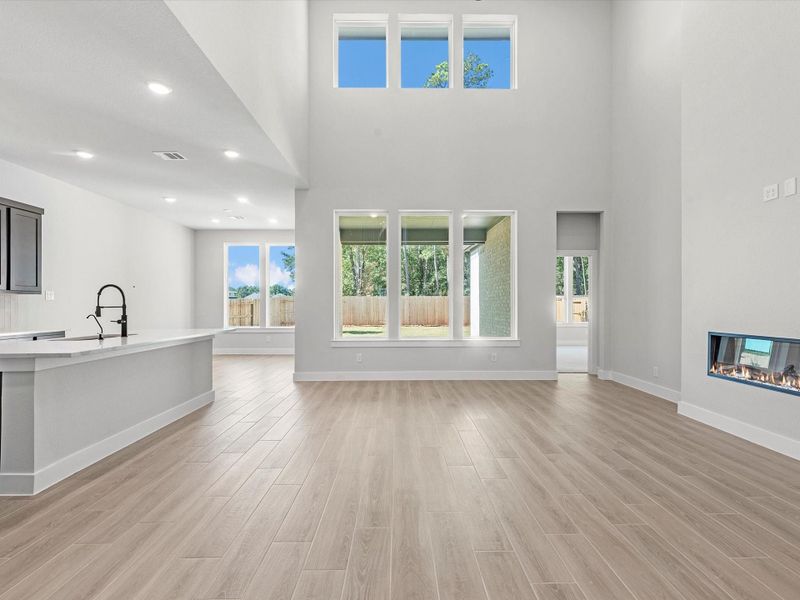 Spacious, unfurnished interior of a new home in Clopton Farms, Montgomery (Image 11).