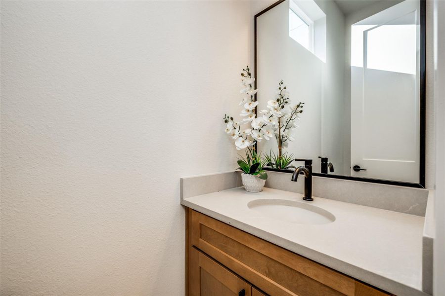 Close-up of interior finishes inside a home in Highland Gardens, Houston (Image 18).