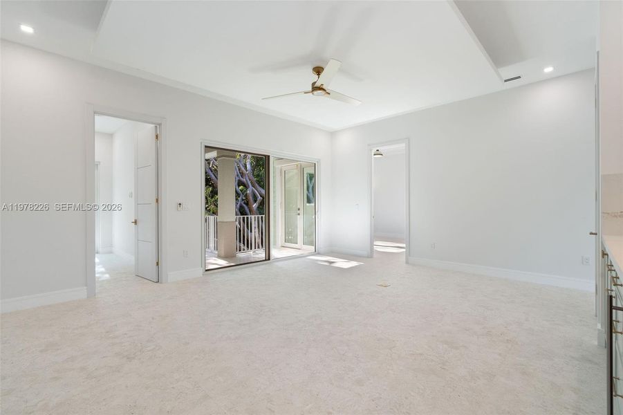 Spacious, unfurnished interior of a new home in , Islamorada, Village of Islands (Image 70).