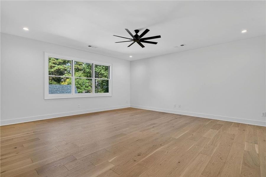 Spacious, unfurnished interior of a new home in , Alpharetta (Image 33).