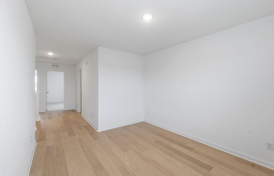 Spacious, unfurnished interior of a new home in Sunfield, Buda (Image 25). Spacious, unfurnished interior of a new home in Sunfield, Buda (Image 25).